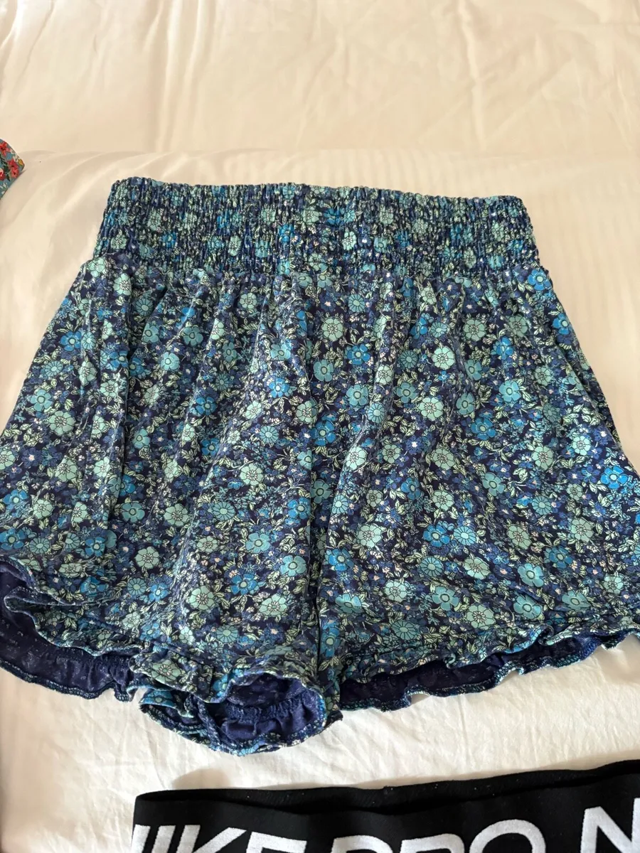 Bundle of Girls Shorts incl Nike Pro & Jumpsuits - Image 4