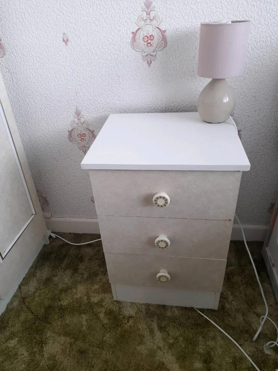 Wardrobes and bedside locker - Image 4