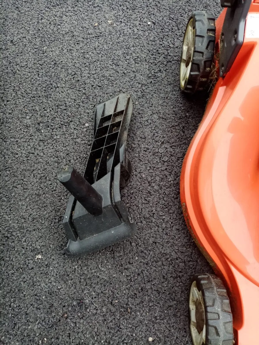 Husqvarna LC 353V Petrol Lawnmower - Image 4
