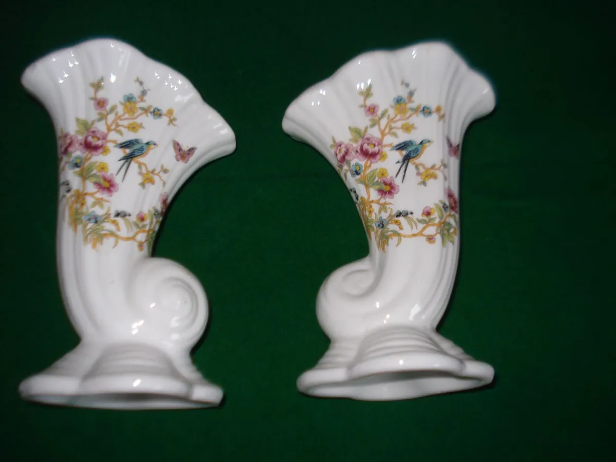 4 BALLYPOREEN CORNUCOPIA  FINE BONE CHINA VASES. - Image 2
