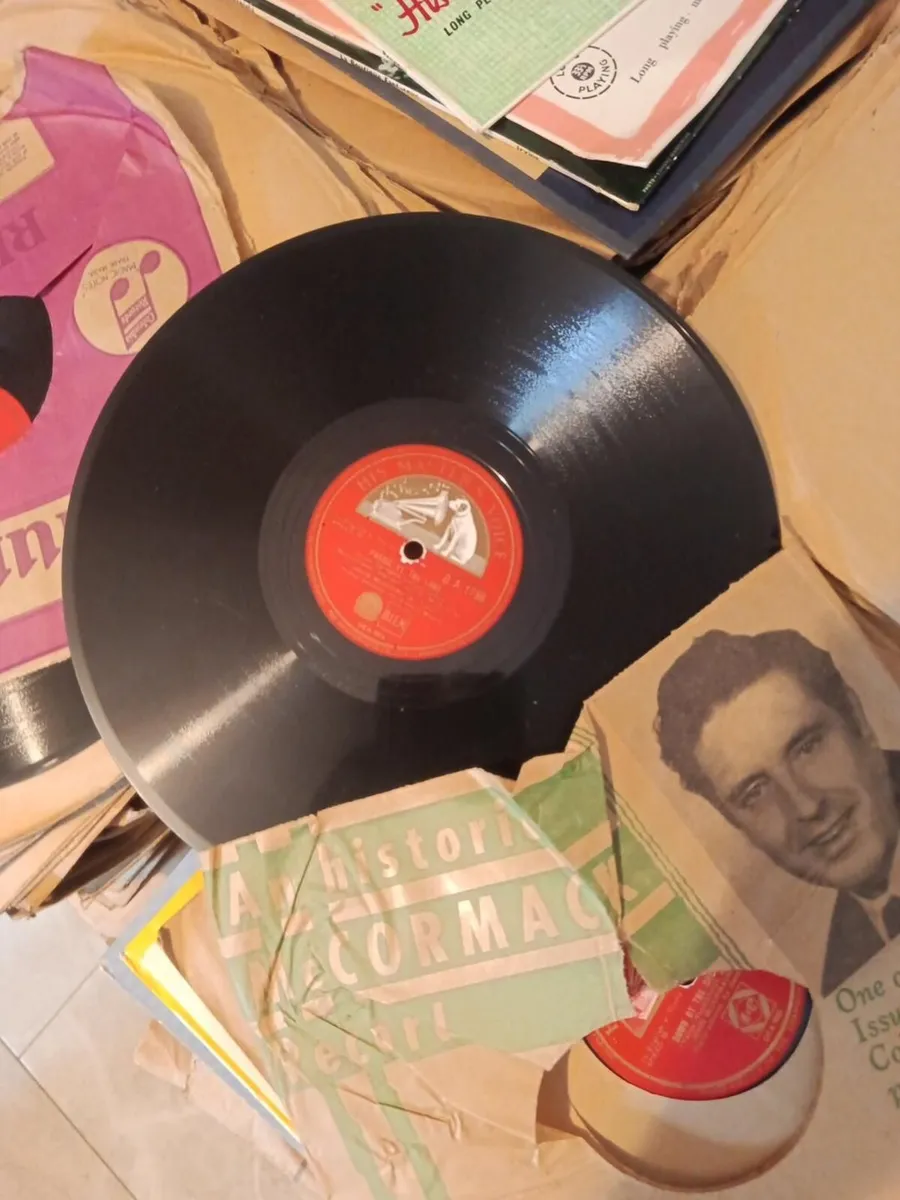 Large vintage collection of approximately 450–540 - Image 2