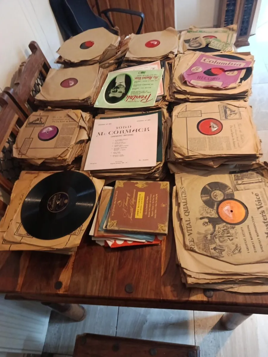 Large vintage collection of approximately 450–540 - Image 3