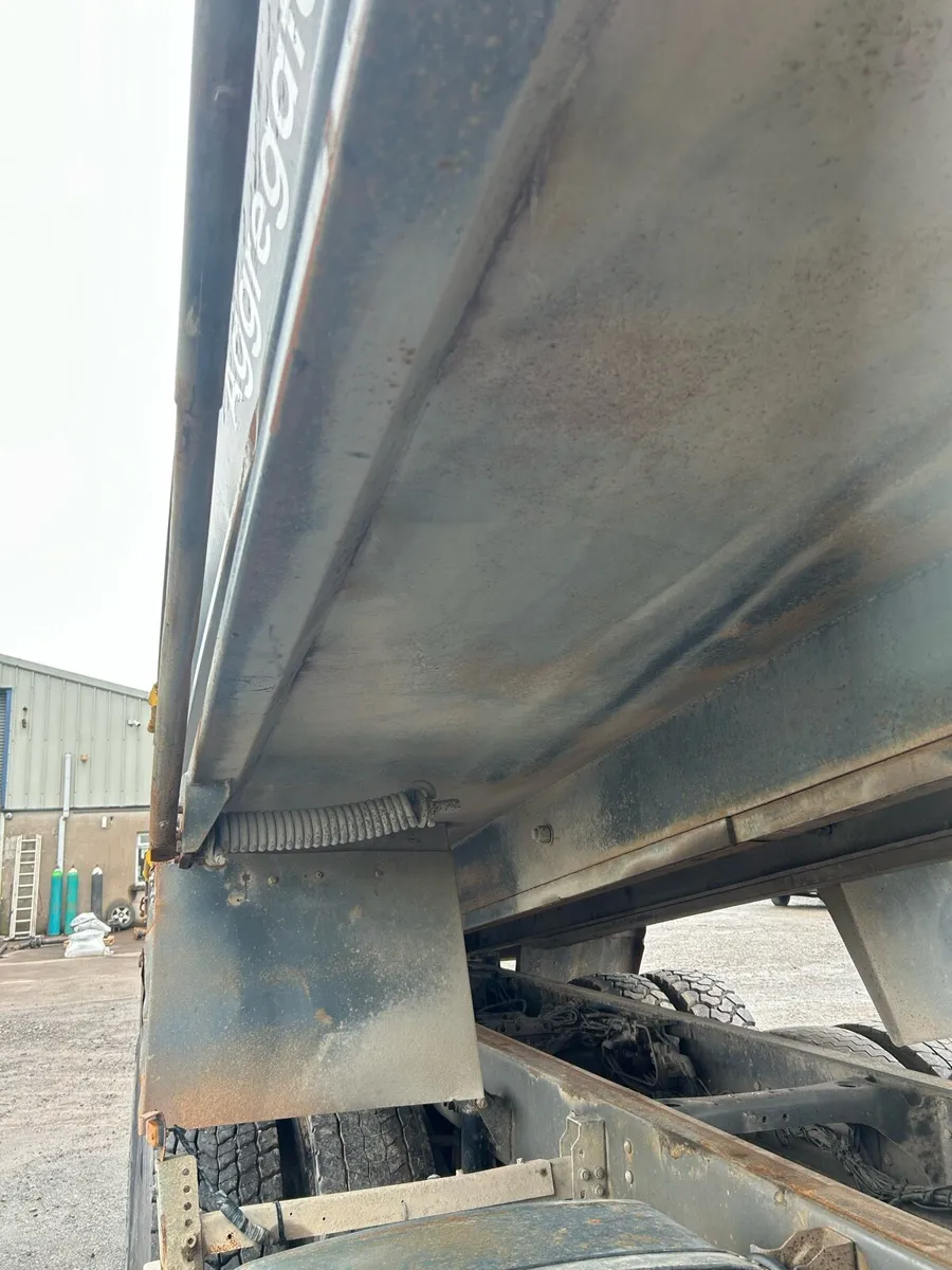 Thompson tipping body C/w Ram - Image 3
