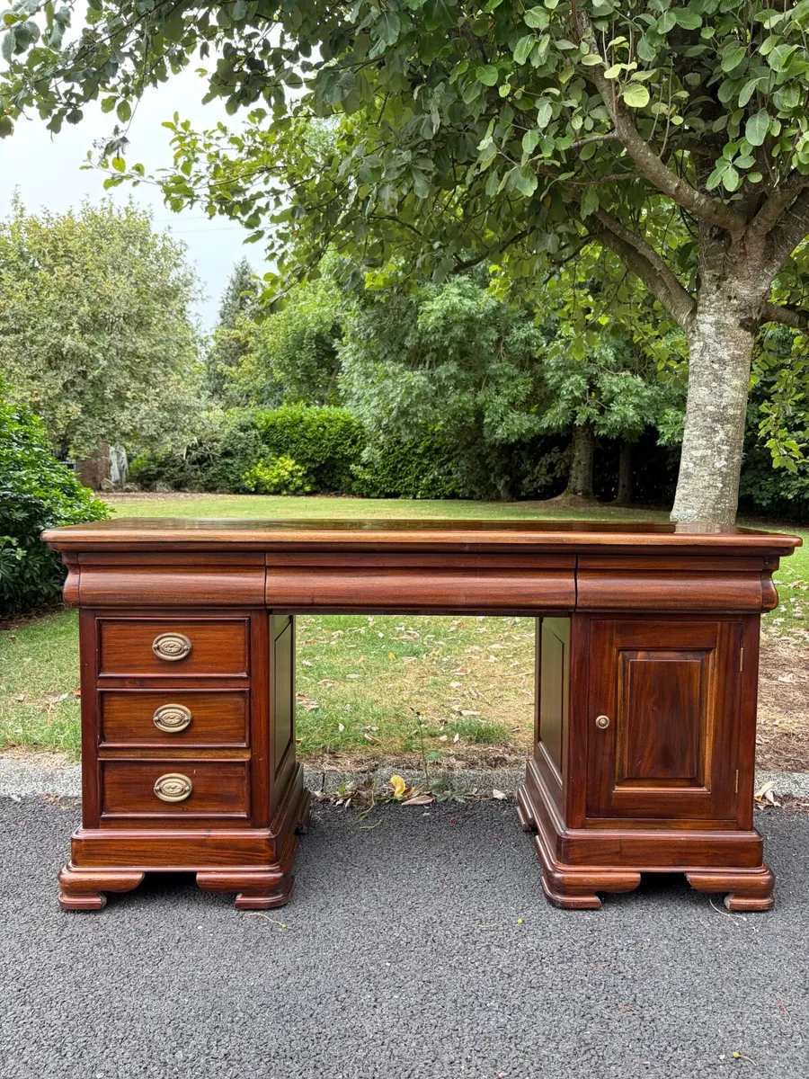 Beautiful antique cherry wood dressing table - Image 4