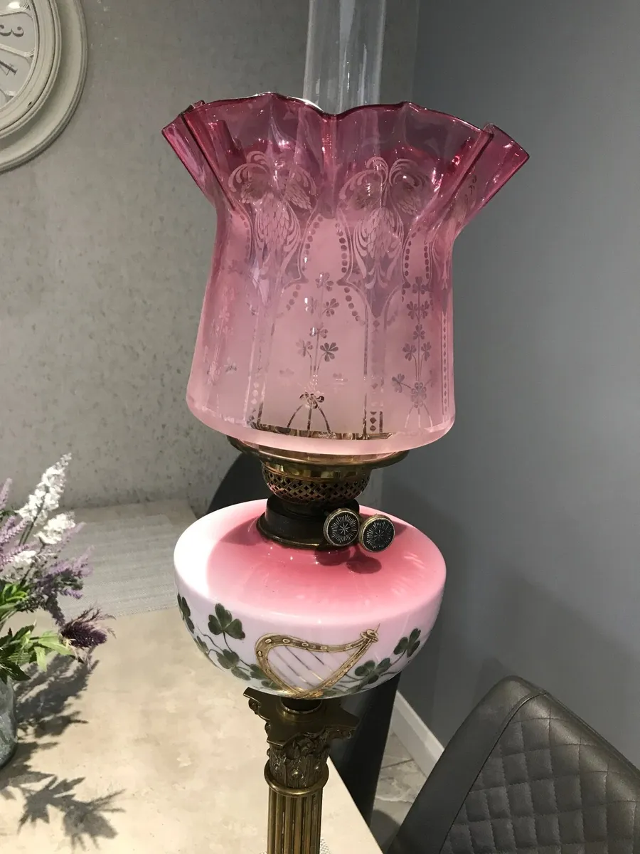 Antique oil lamp - Image 2