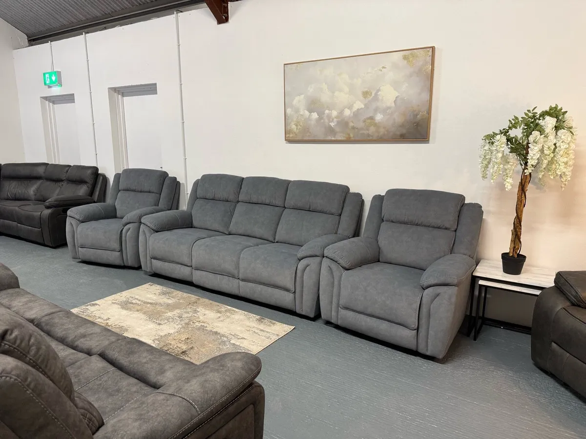 SOFAS AT WHOLESALE PRICES SINCE 1985 🛋️ - Image 4