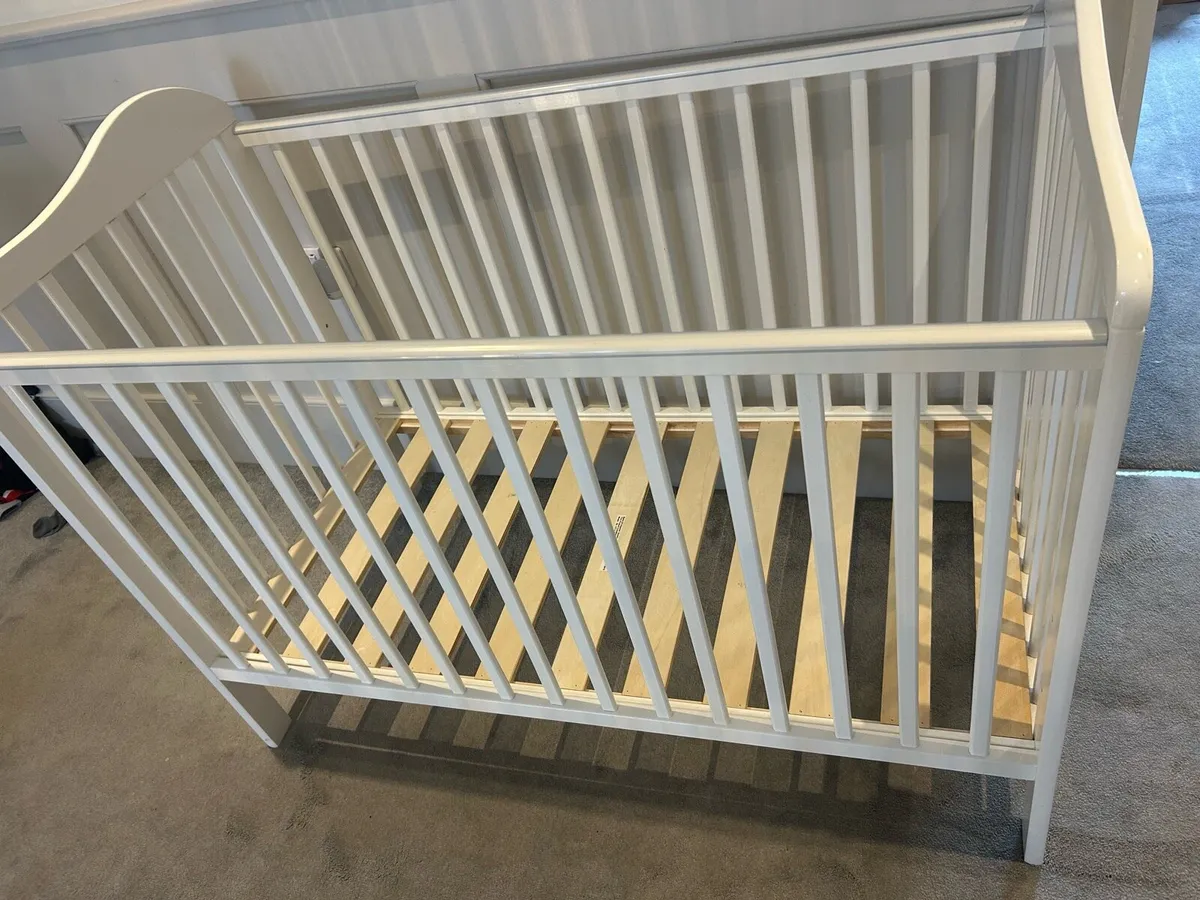 Babylo white cot - Image 3