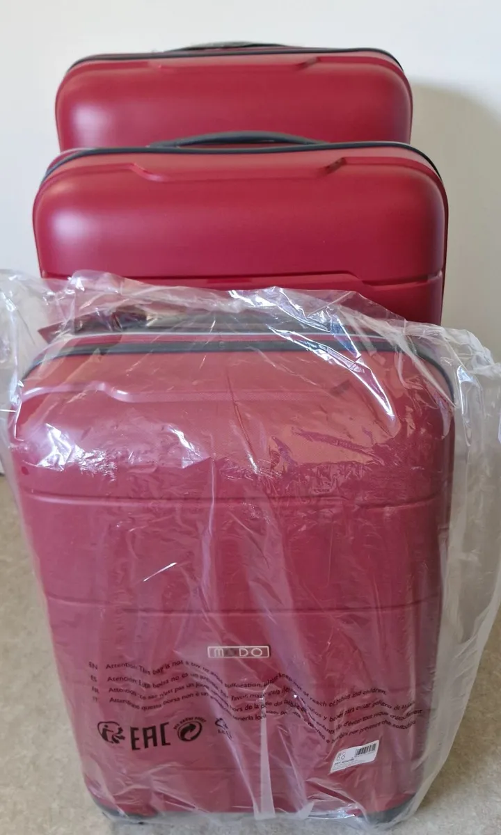 Superior luggage set - Image 1
