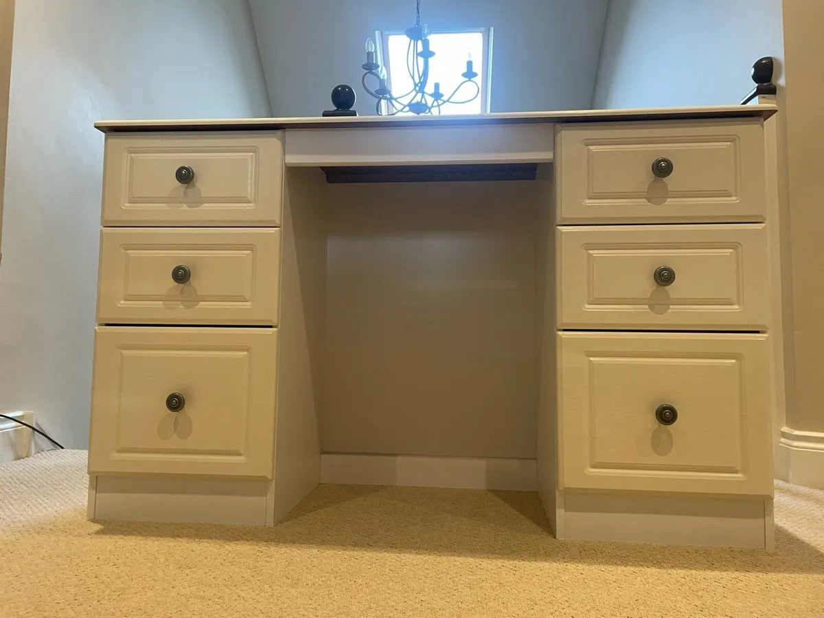 Dressing Table - Image 2