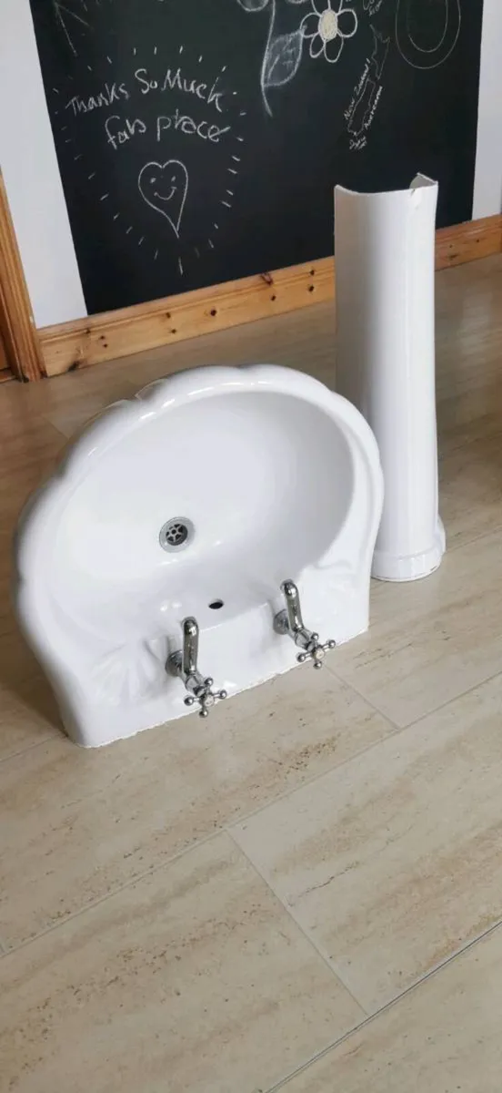 Bath + sink - Image 1