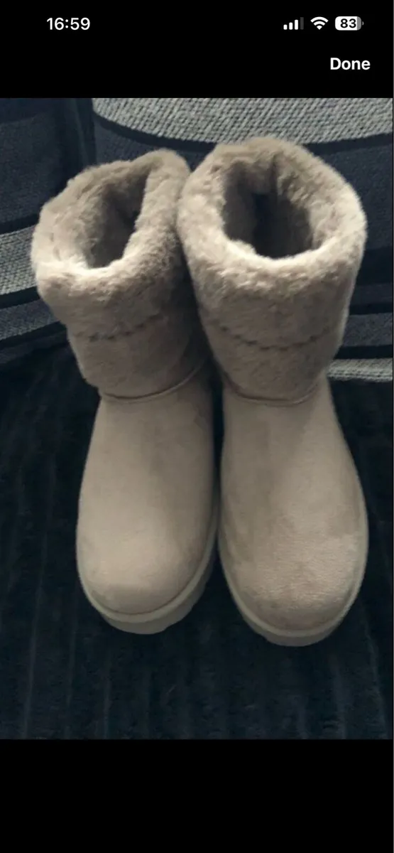 Ladies new boots uk 5 €10 - Image 1