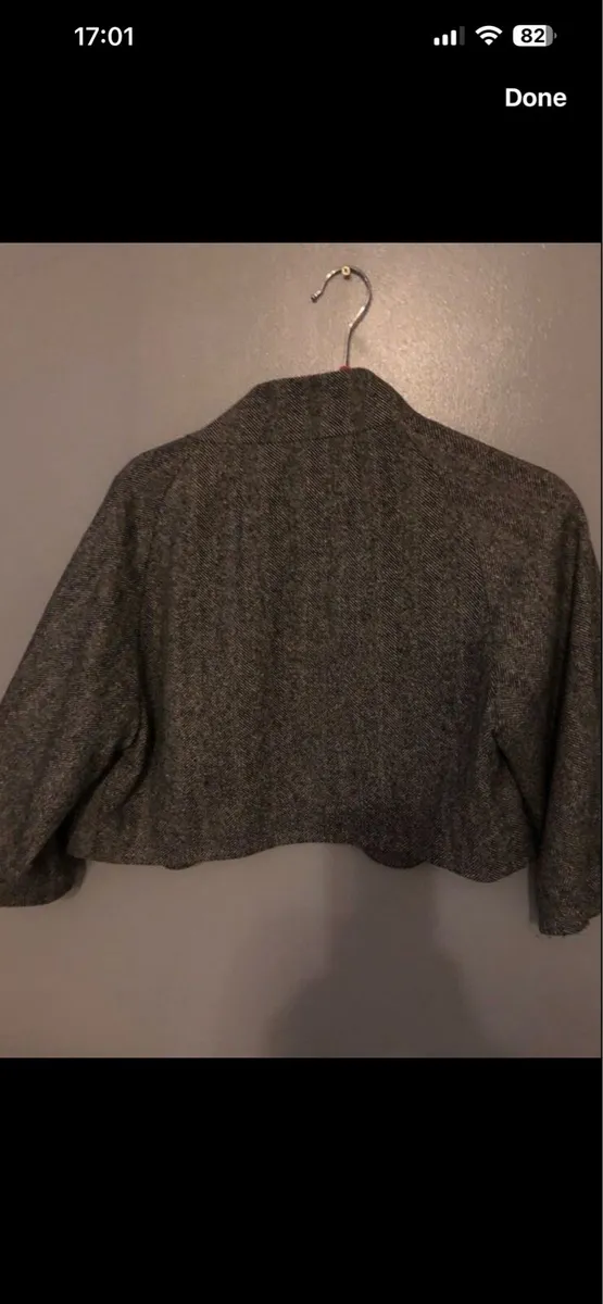 Ladies blazer size m €10 - Image 2