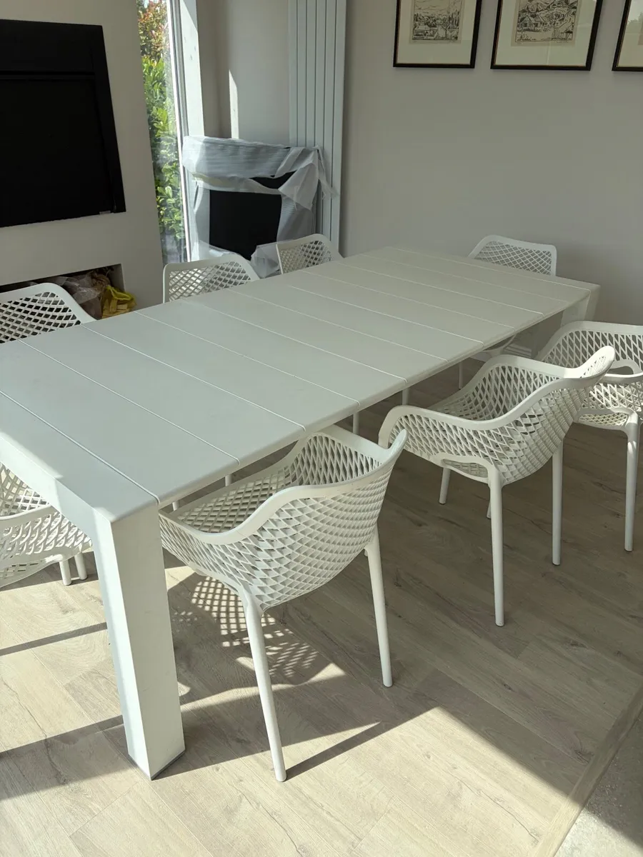 Patio set - Image 1