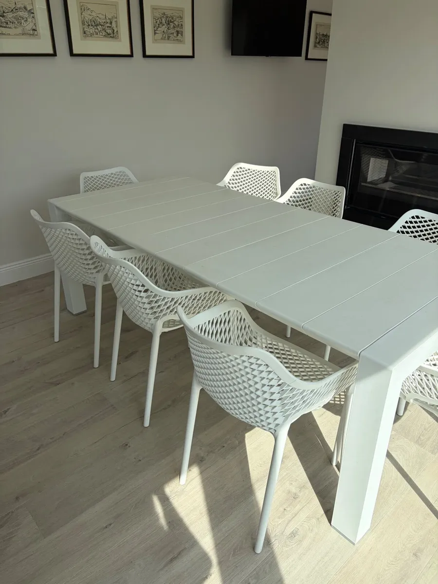 Patio set - Image 2