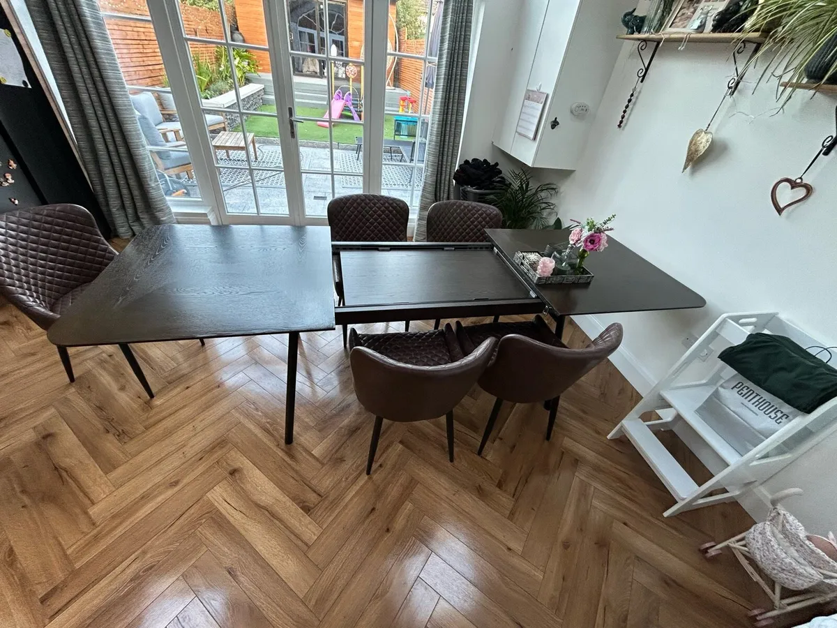 Dining Table and chairs - Image 2