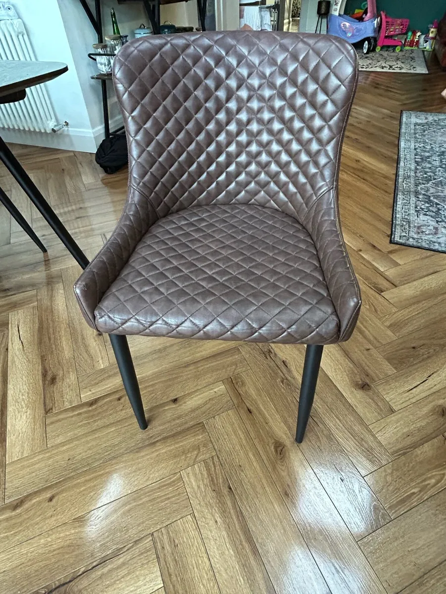 Dining Table and chairs - Image 4