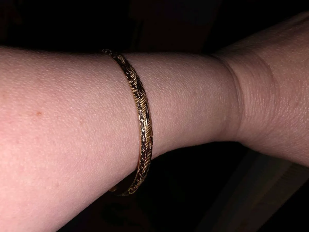 SPARKLING DIAMOND CUT, 14CT Gold 9"Wide Bangle ! - Image 2