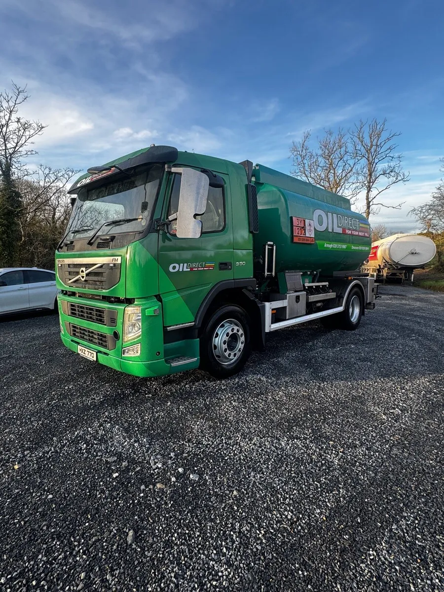 VOLVO FM 330 13000 LITRE FUEL OIL TANKER - Image 2