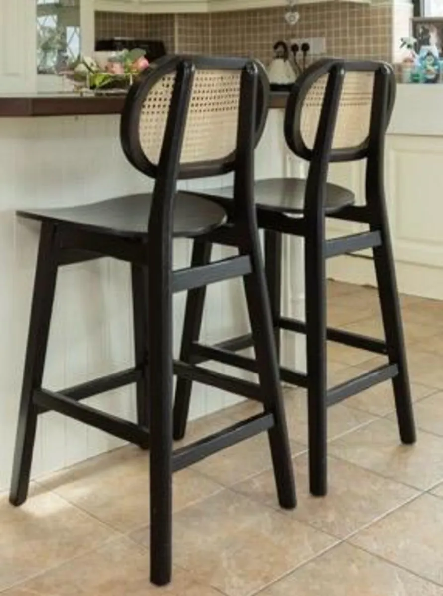 Dining table & Chairs - Image 3