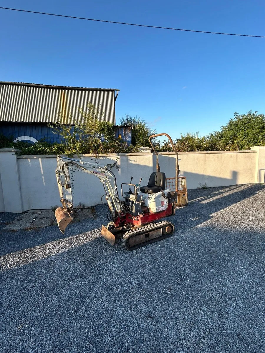 takeuchi 1 ton mini digger - Image 4