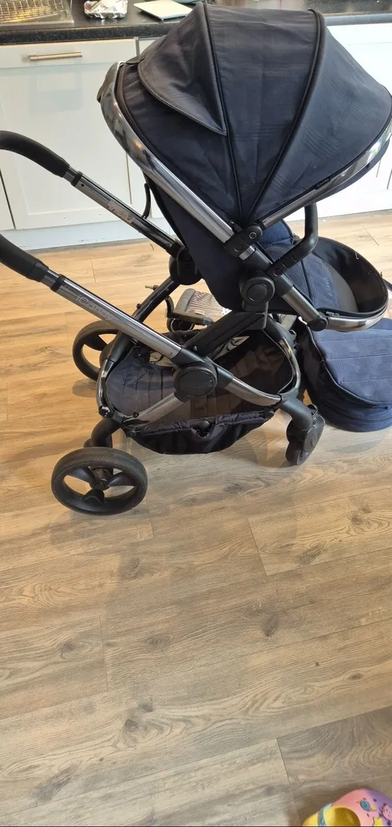I candy buggy with Pushchair and Carrycot - Image 3