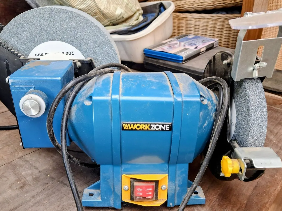 Workzone Wet and Dry Bench Grinder - Image 1