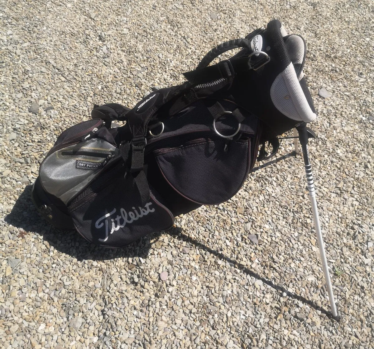 Titleist stand bag. Vg condition No issues - Image 1
