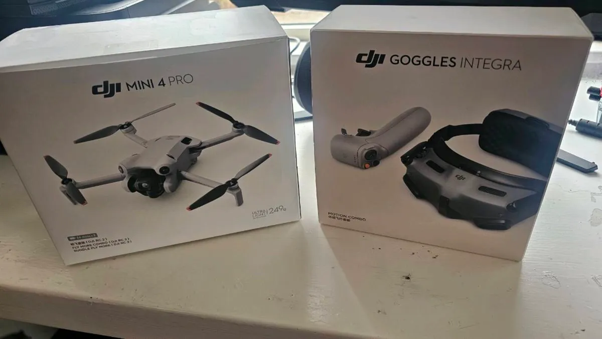 Dji mini 4 pro drone fly more combo with goggles - Image 1