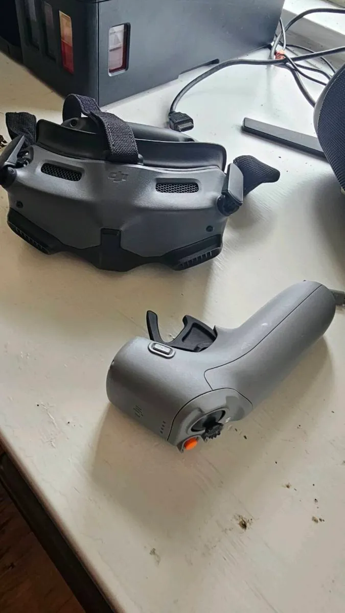 Dji mini 4 pro drone fly more combo with goggles - Image 3