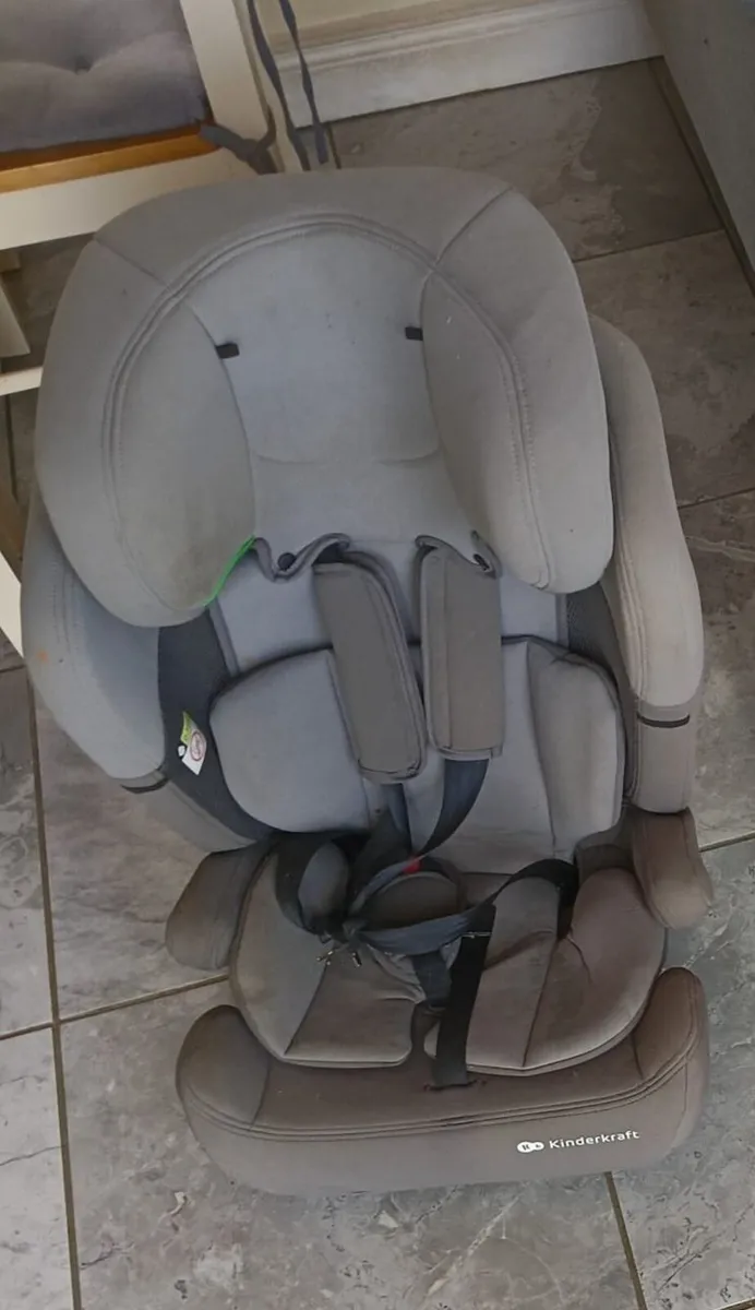 Car Seat - Image 2