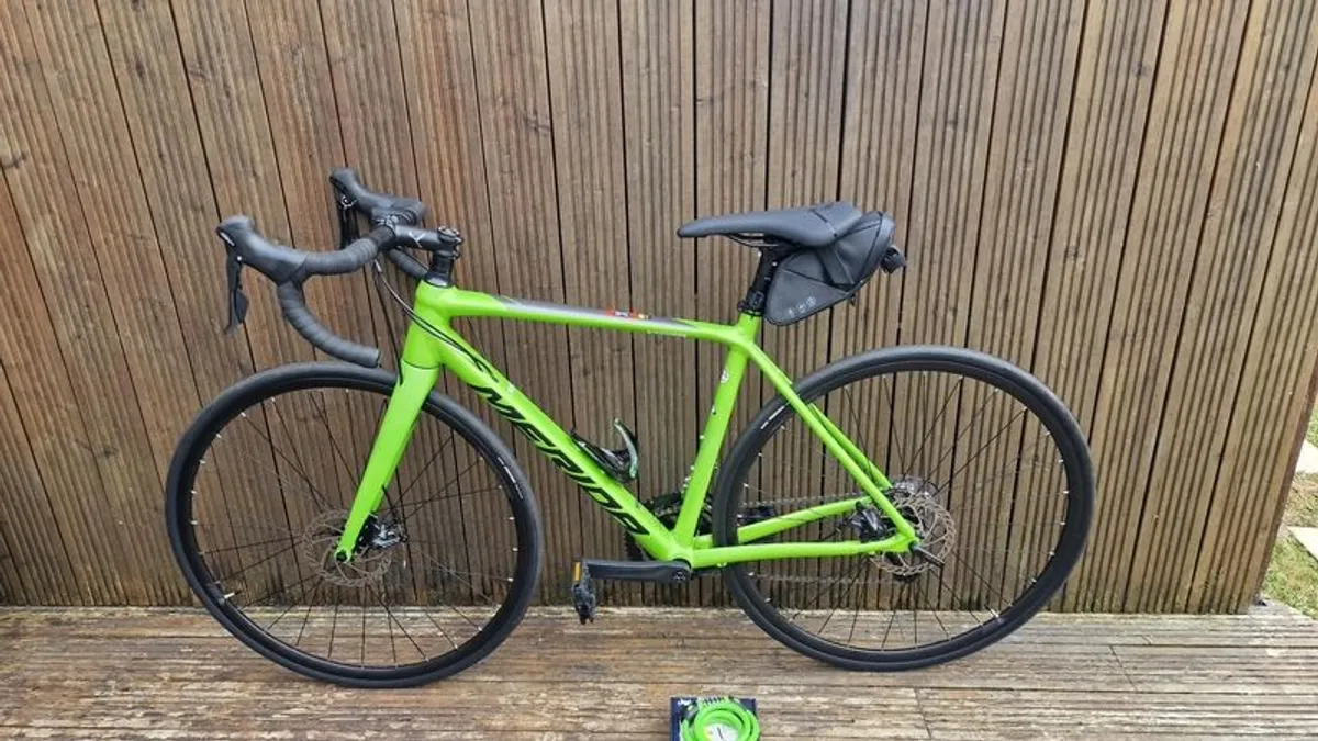 Merida Scultura 200 Road Bike Size Small Like New - Image 1