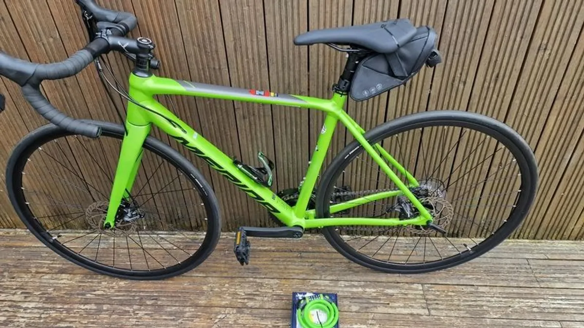 Merida Scultura 200 Road Bike Size Small Like New - Image 2
