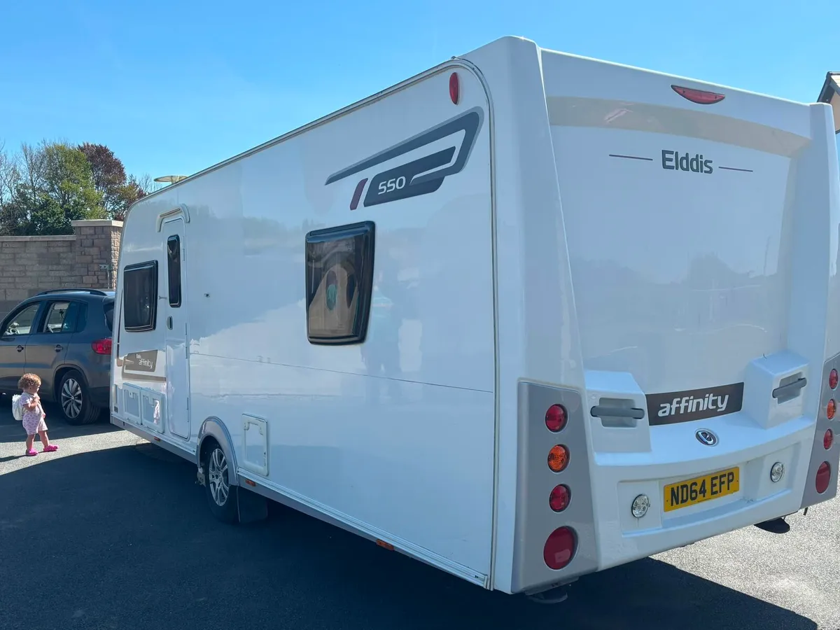 Elddis affinity 550 island bed caravan - Image 3