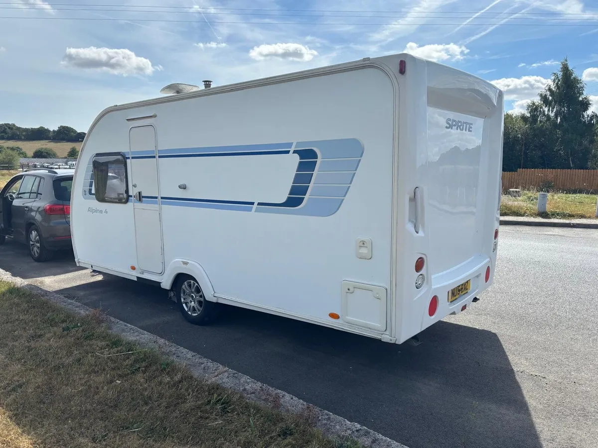 Lighgweight Swift sprite alpine 4 fixed bed - Image 3