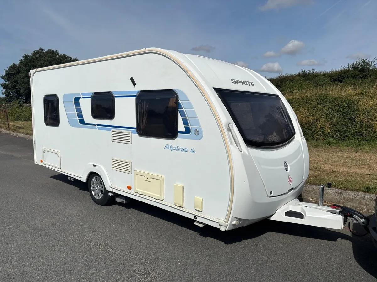 Lighgweight Swift sprite alpine 4 fixed bed - Image 1