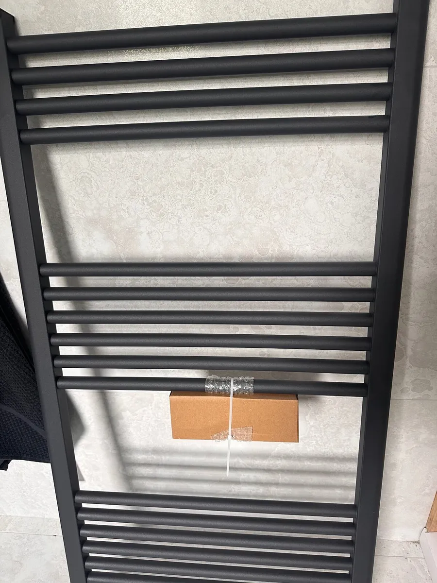 Black matte Radiator for sale - Image 3