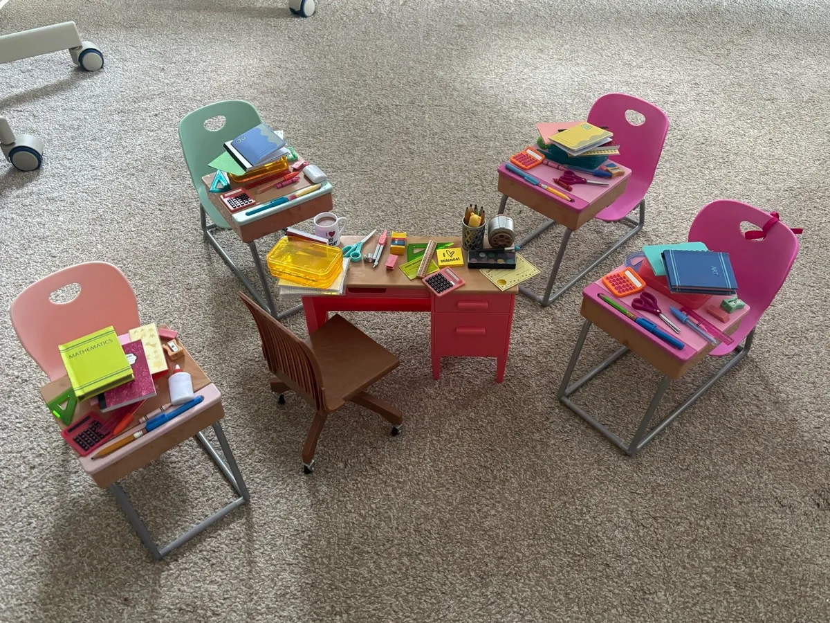 Our Generation School Set with dolls - Image 2