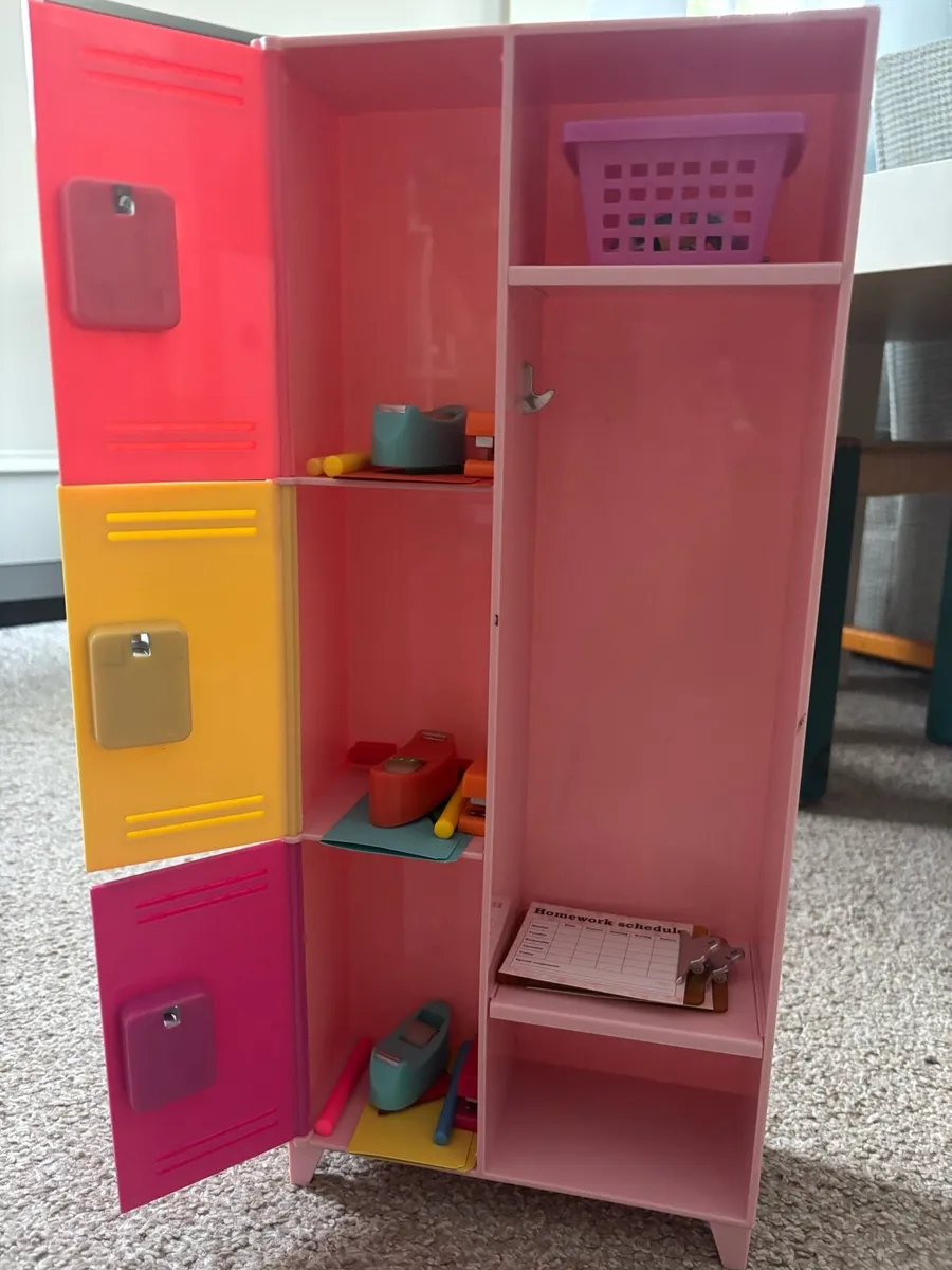 Our Generation School Set with dolls - Image 3