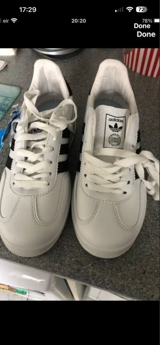 Boys adidas trainers size 3 €20 - Image 1