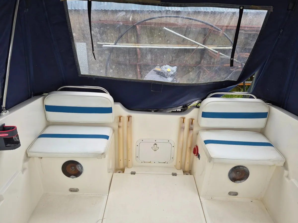 Ronautica 5.55m Cuddy Motor Cruiser - Image 3