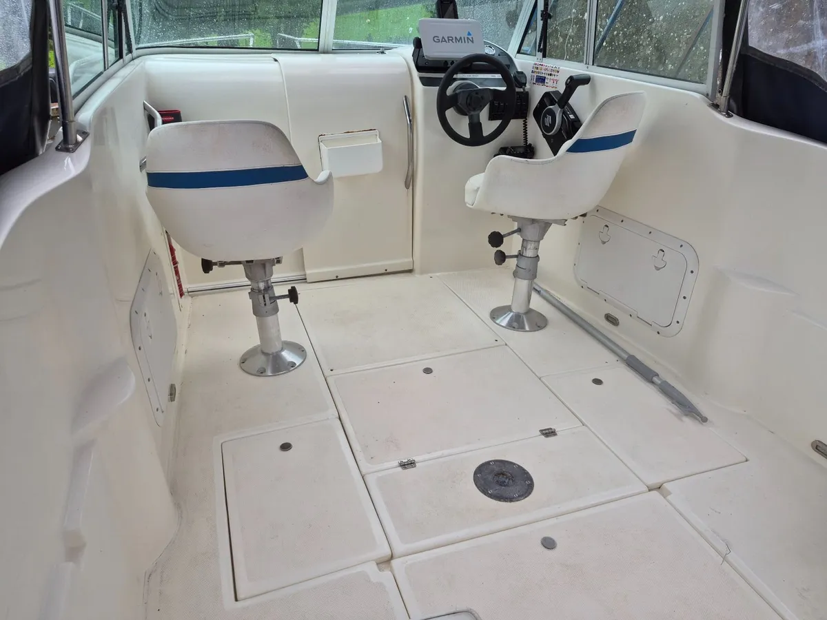 Ronautica 5.55m Cuddy Motor Cruiser - Image 4