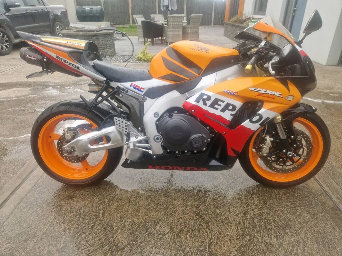 2007 Honda CBR 1000RR Repsol Fireblade - Image 2