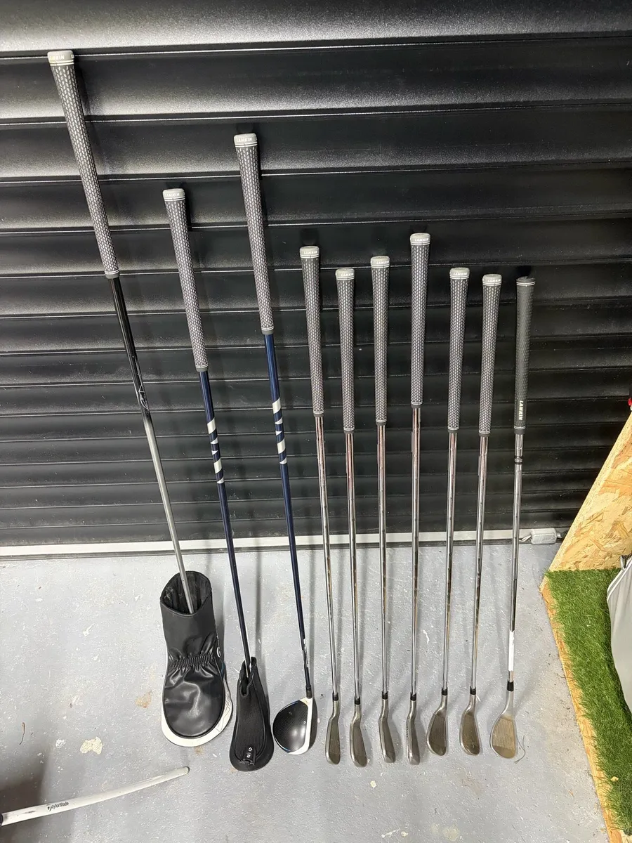 Taylormade Sim 2 Golf clubs & Golf Bag - Image 3