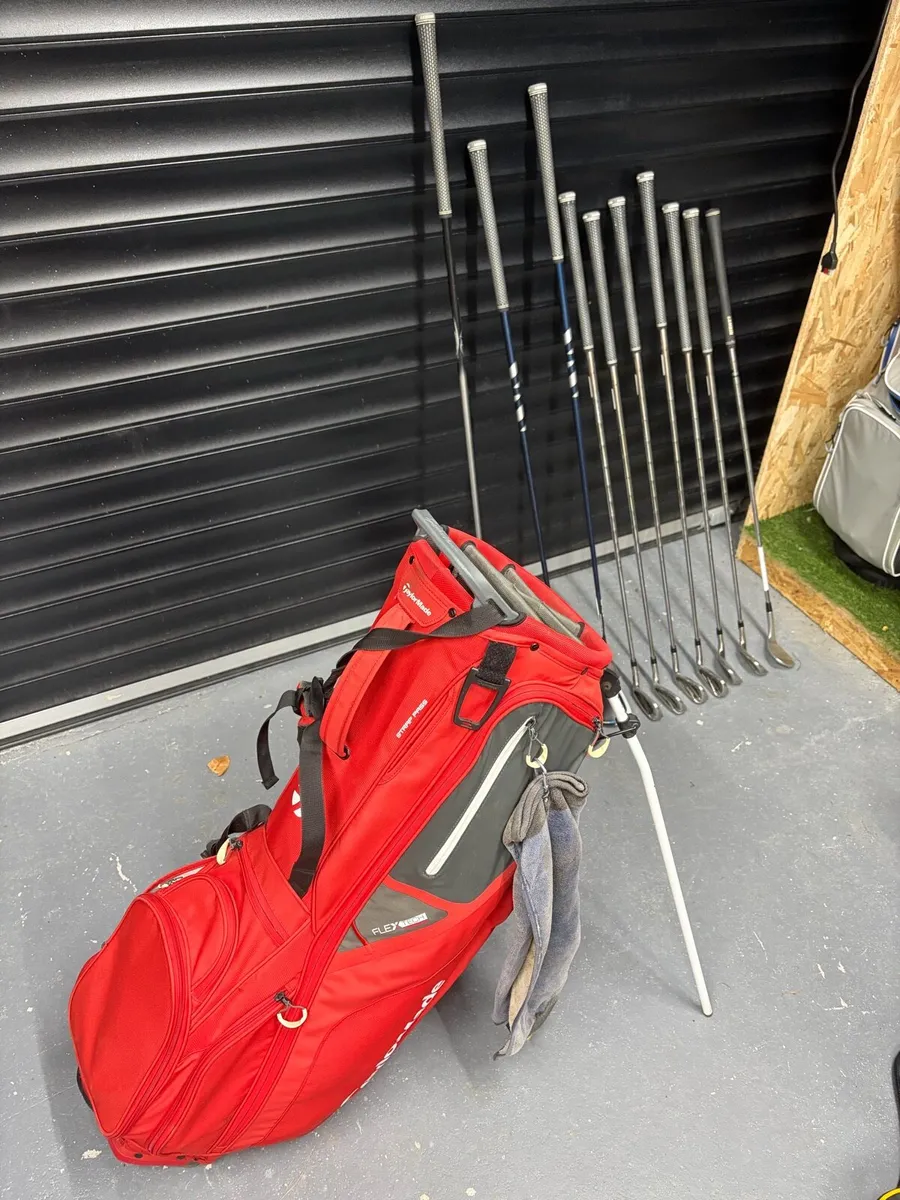 Taylormade Sim 2 Golf clubs & Golf Bag - Image 4