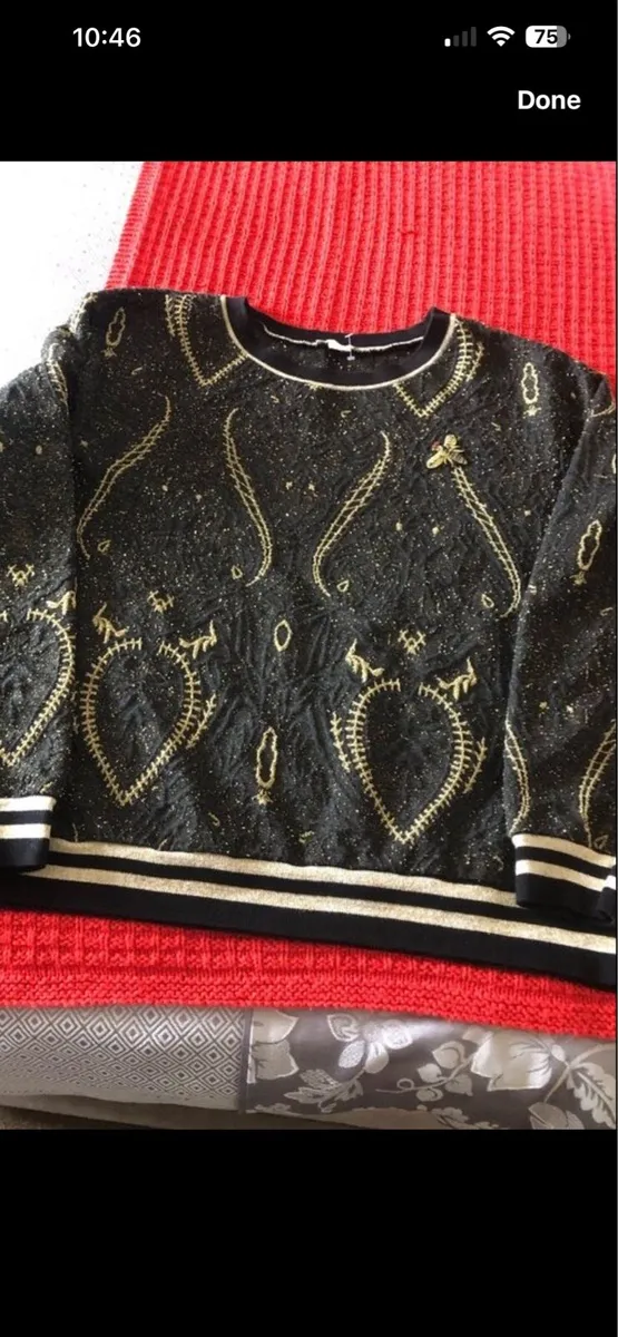 Ladies stunning jumper size M L €10 - Image 1