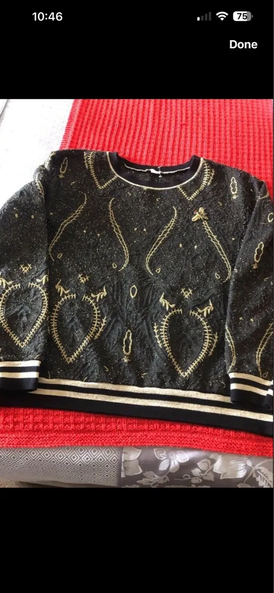 Ladies stunning jumper size M L €10 - Image 2