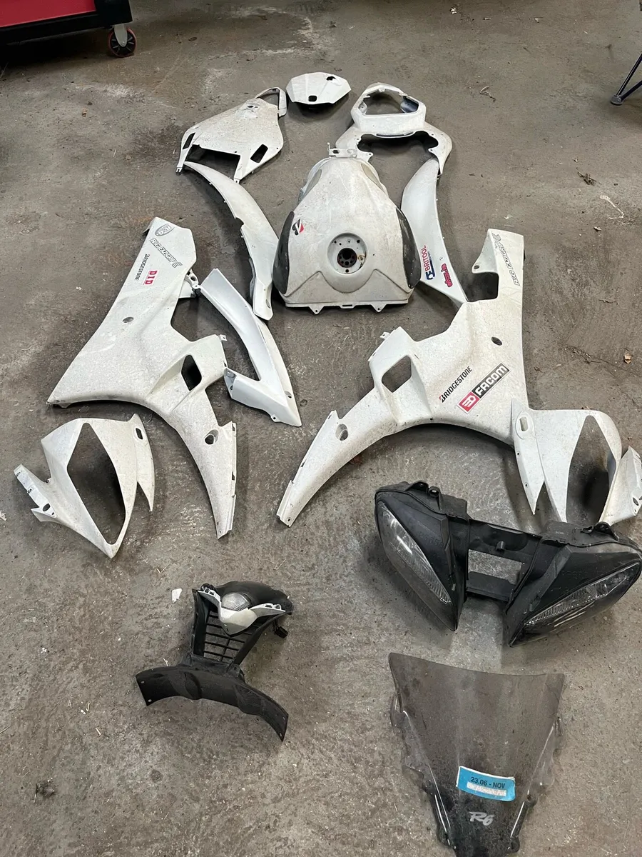 2006 R6 parts - Image 3