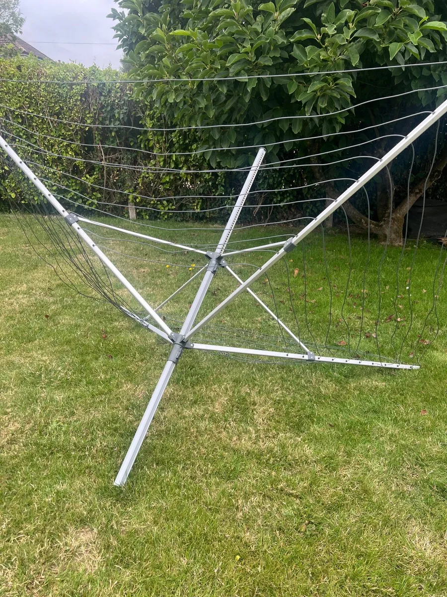 Rotary clothes line - Image 2