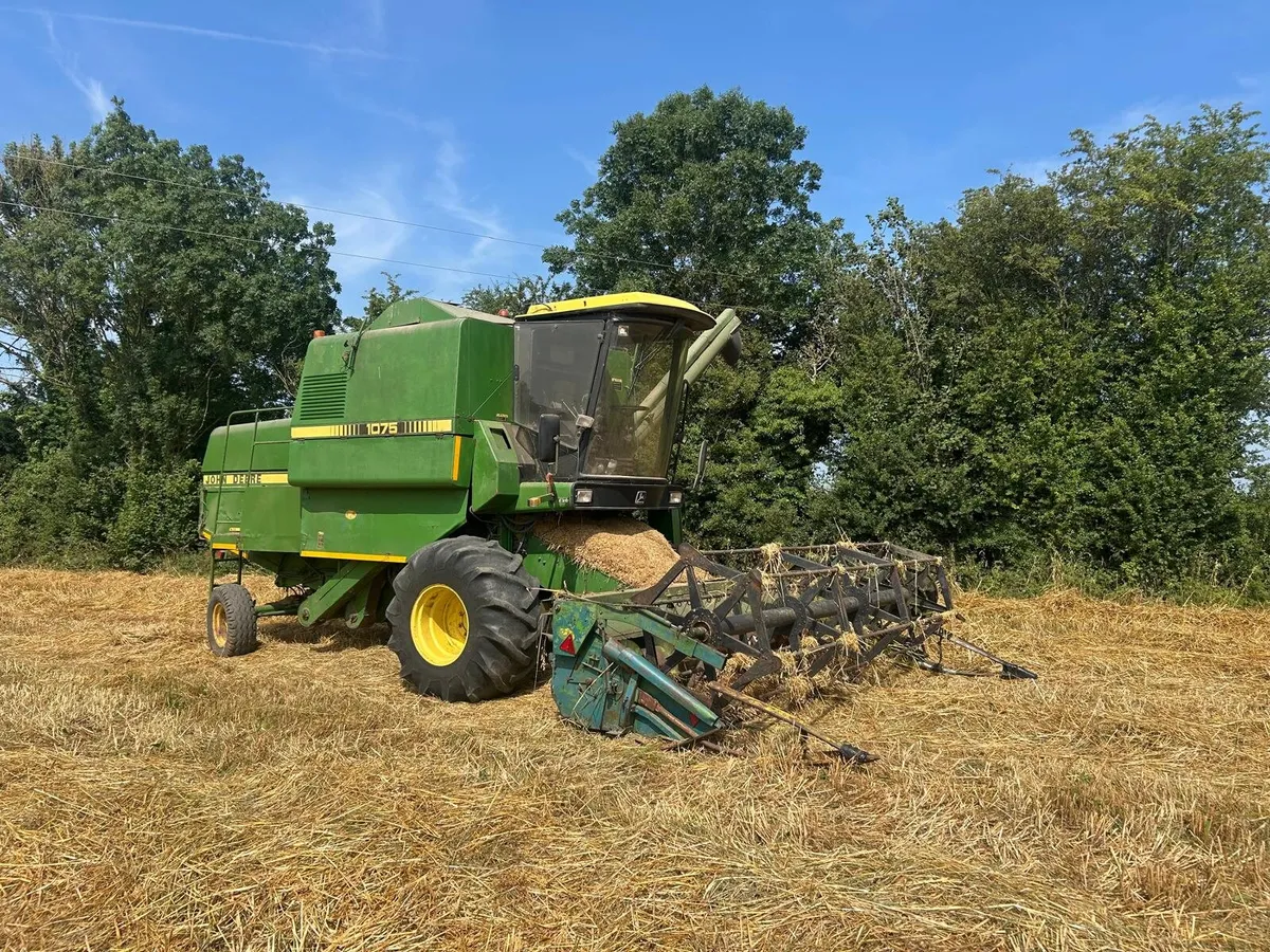 John Deere 1075 - Image 4