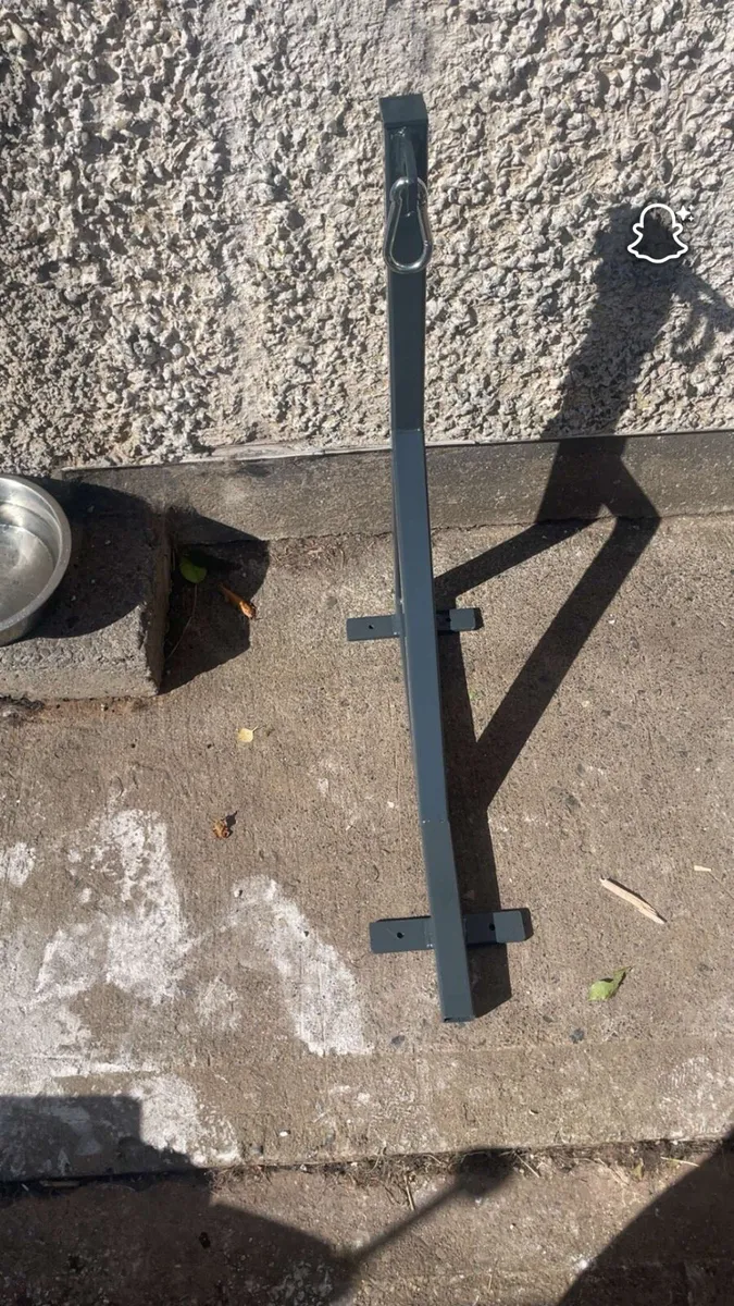 Heavy duty boxing bag wall bracket - Image 3